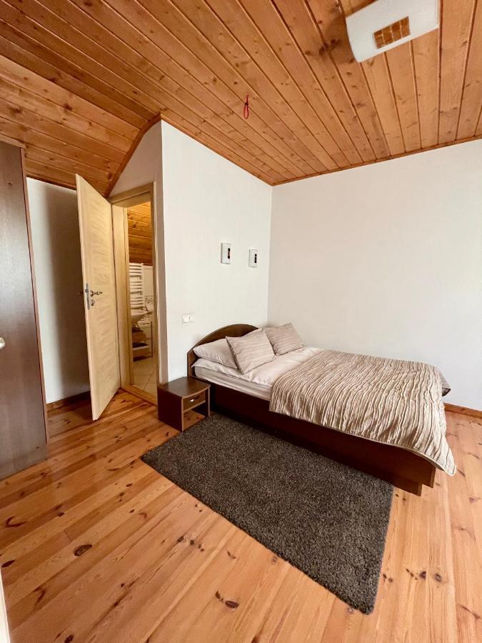 Osupyne Apartment ซเวนตายิ ภายนอก รูปภาพ
